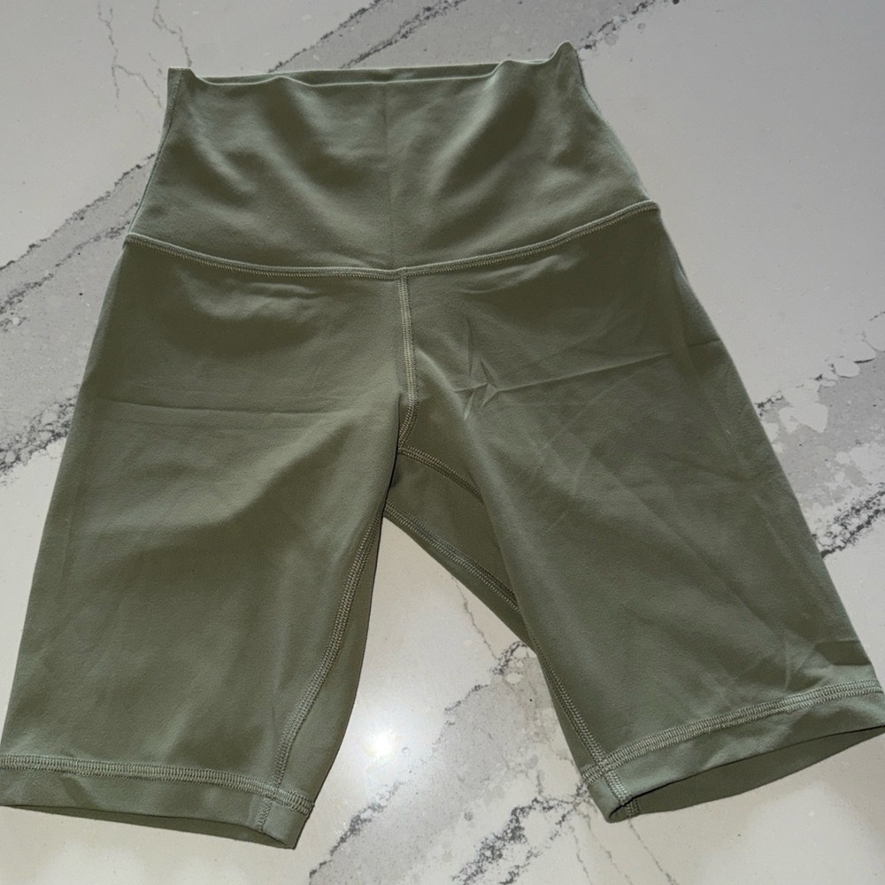 Lululemon Align High-Rise Shorts 8” Rosemary Green Size 2 Yoga Nulu Stretch